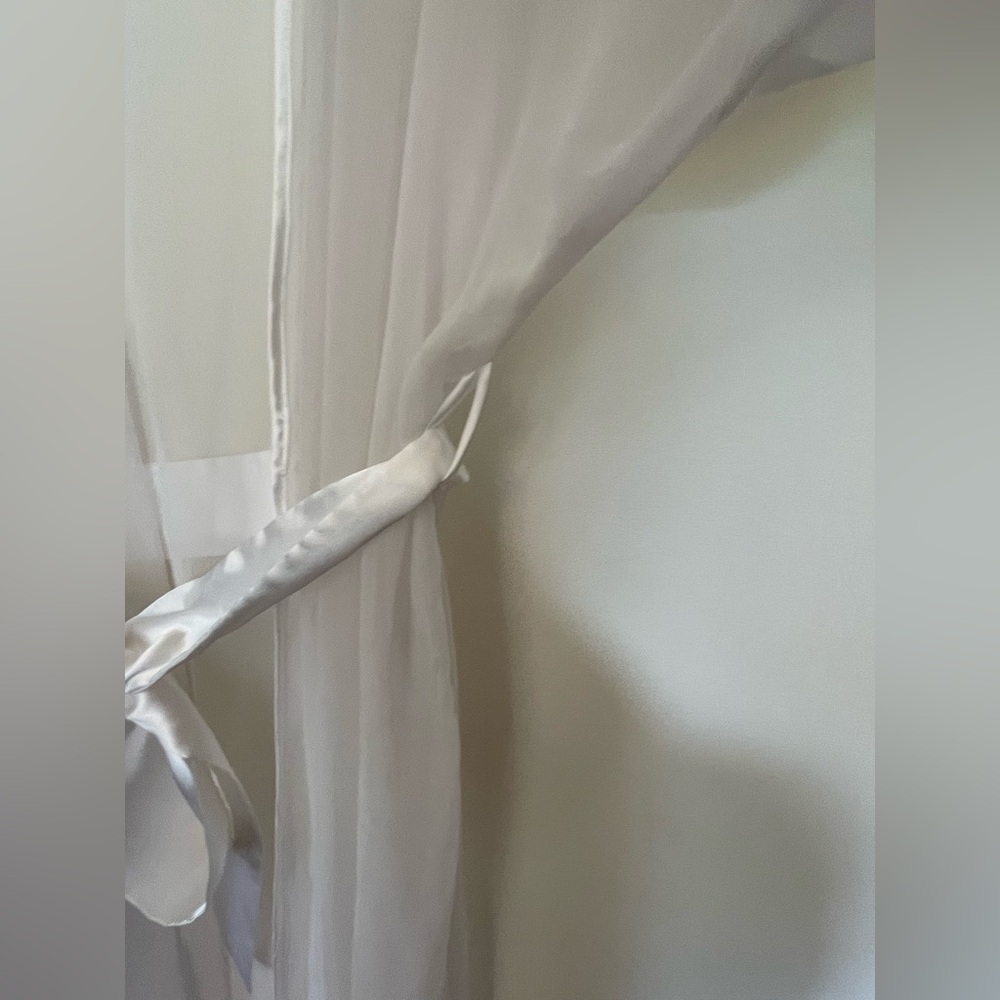 Linda Bis vintage Elegant White Sheer Robe satin wedding sexy bachelorette party - Picture 6 of 8